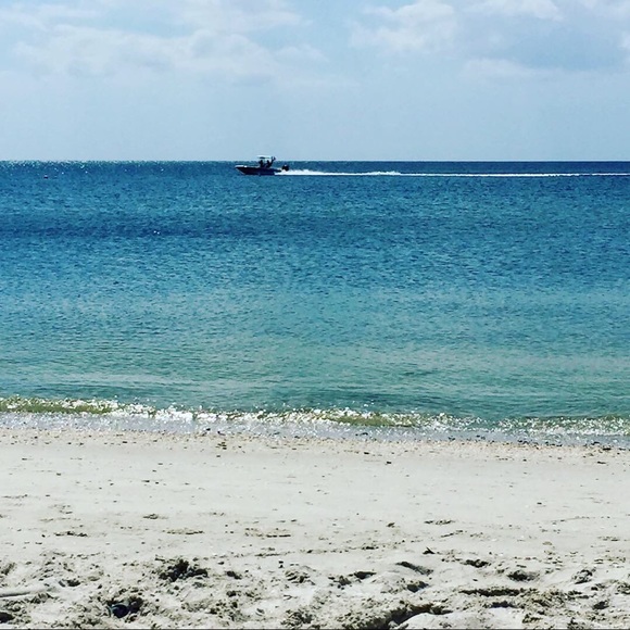 〰️Meet your Posher❤️Wendy〰️ - Picture 4 of 8